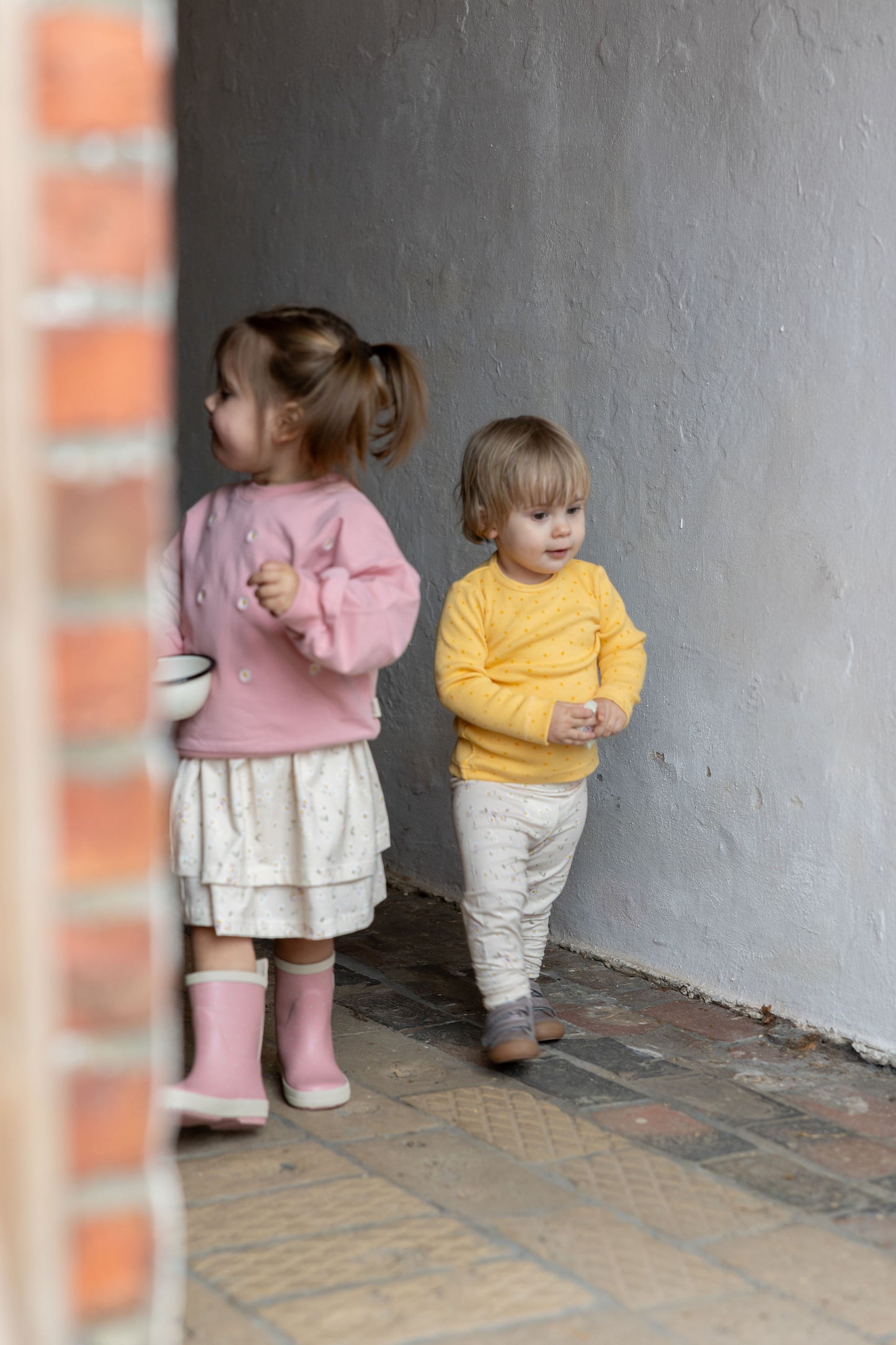 Bequemer Gänseblümchen-Pullover von Petit Piao, Größe 68-122