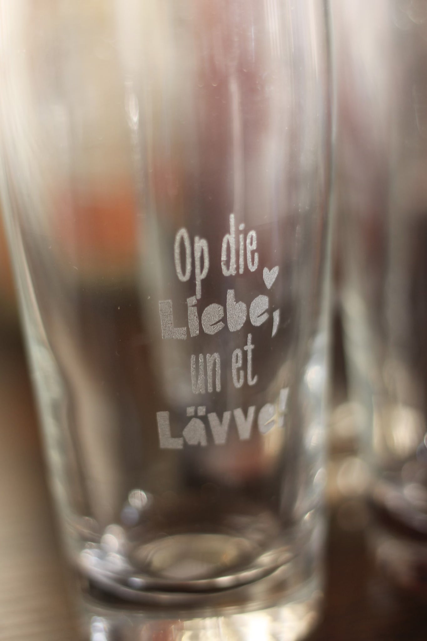 Limitiertes Bierglas mit Gravur "Op die Liebe, un et Lävve", 200ml