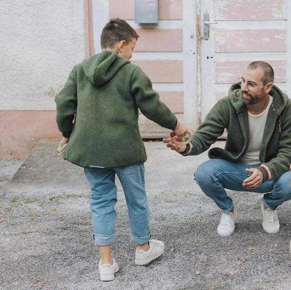 Dunkelgrüne Kinder-Kapuzenjacke "Schilf Melange" aus dickem Wollfleece