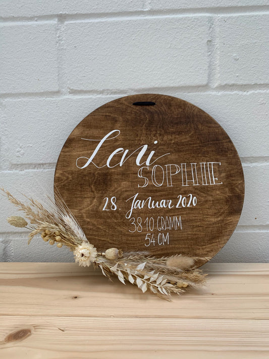 Geschenkidee zur Geburt: Rundes Holzschild mit Geburtsdaten