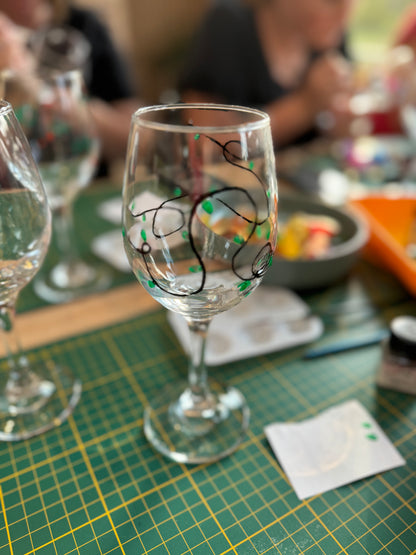 Workshop: "Paint your Glas" am 03.12.2025 (findet im AUENLAND statt!)