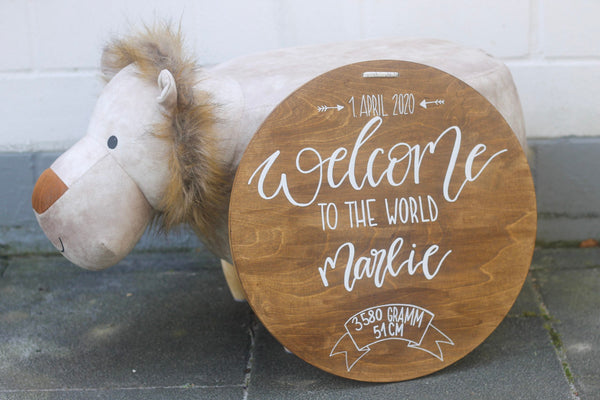 Welcome to the World – Holzschild mit Name und Geburtsdaten