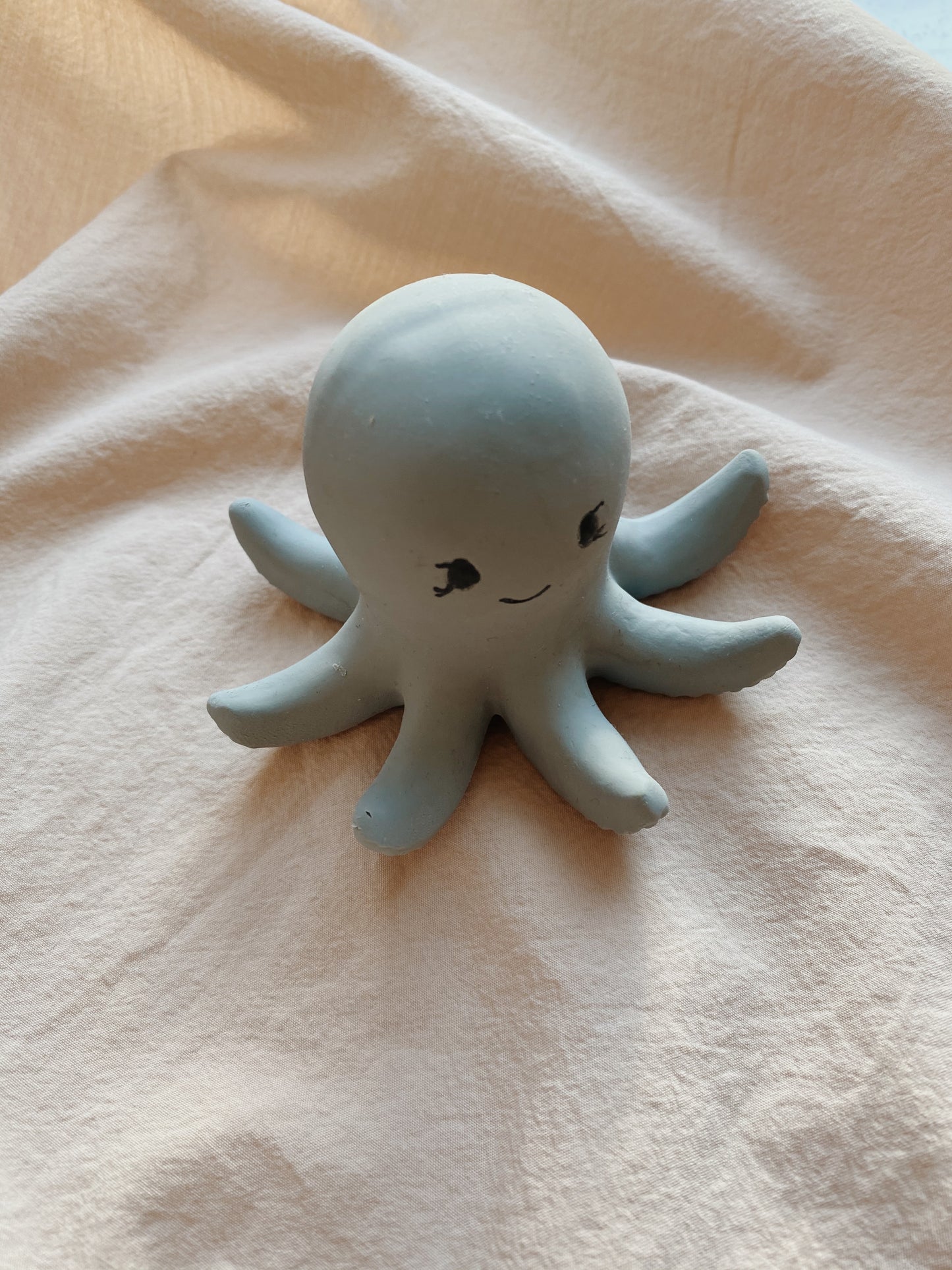 Tintenfisch Teether von Konges Slojd - perfekte Geschenkidee für Babys
