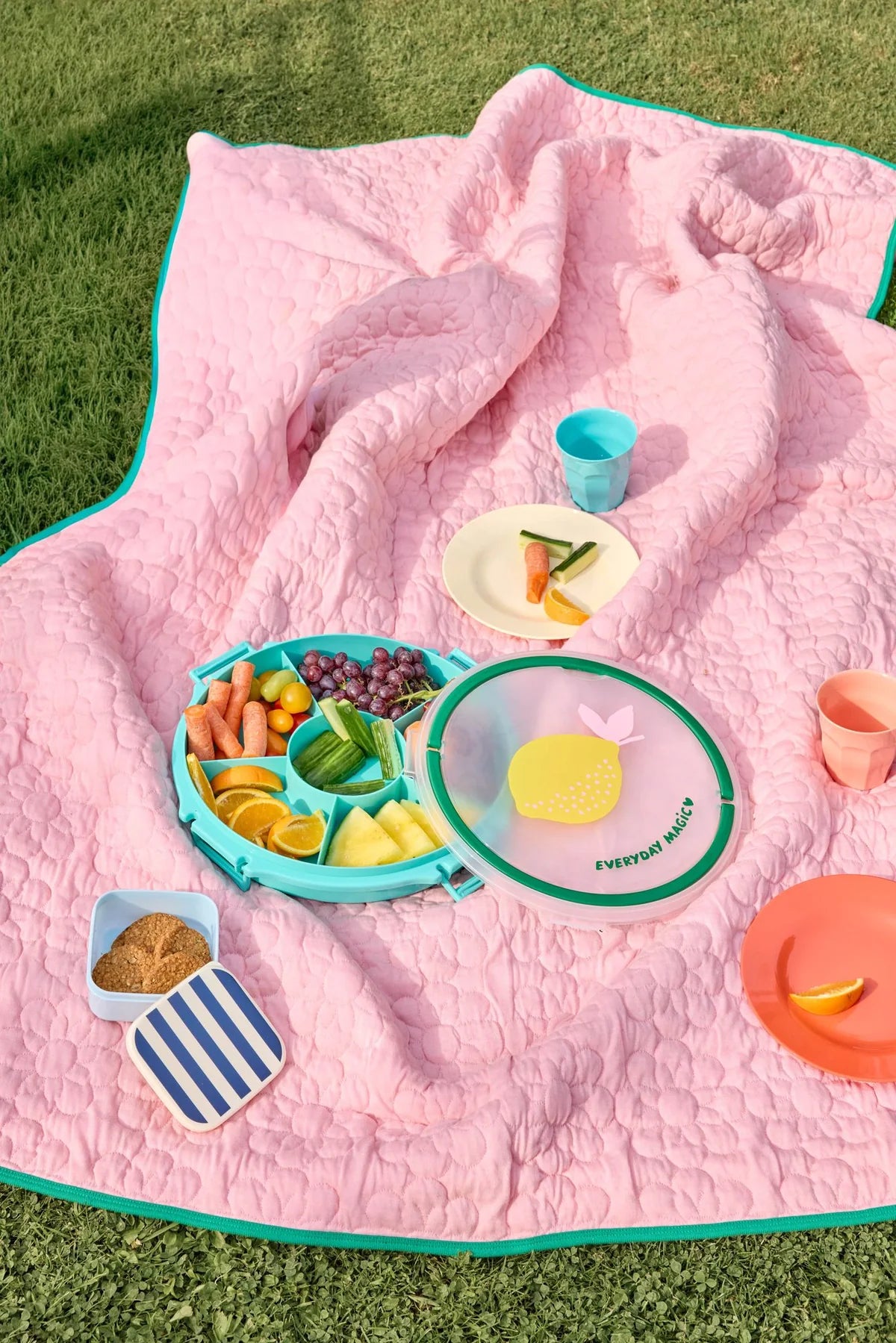 Praktischer Servierteller mit Zitronen-Motiv von Rice - perfekt für unterwegs