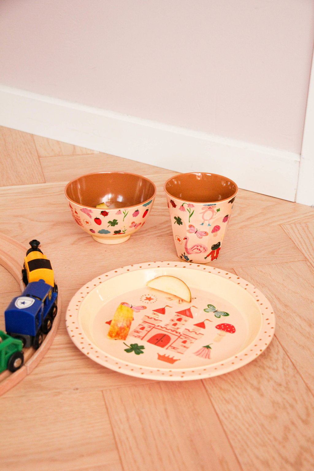 Rosa Becher mit "Fairytale" Motiv von Rice, 250ml