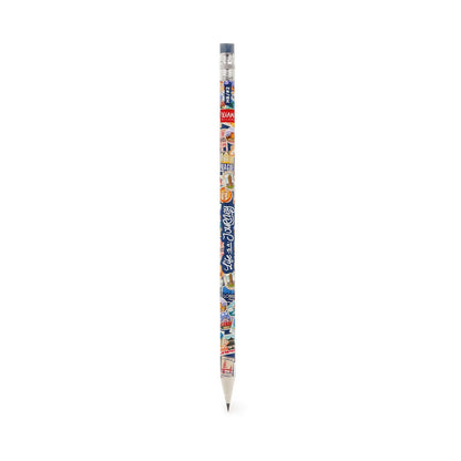 Legami Bleistift Travel Stickers aus der Kollektion I used to be a Newspaper – Bleistift mit Reise-Motiv und Flugzeug-Radiergummi