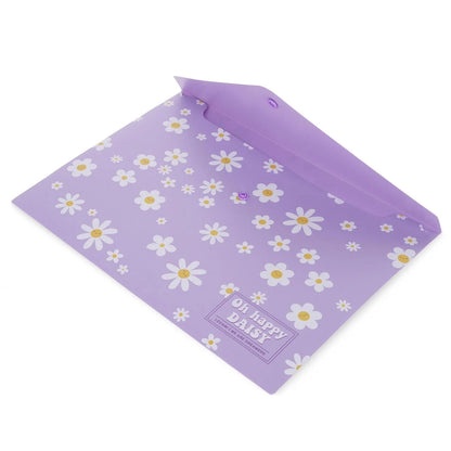 Legami Dokumentenmappe Daisy DIN A4 in Schrägansicht – lila Mappe mit weißem Gänsebümchen-Muster und leicht geöffnetem Deckel