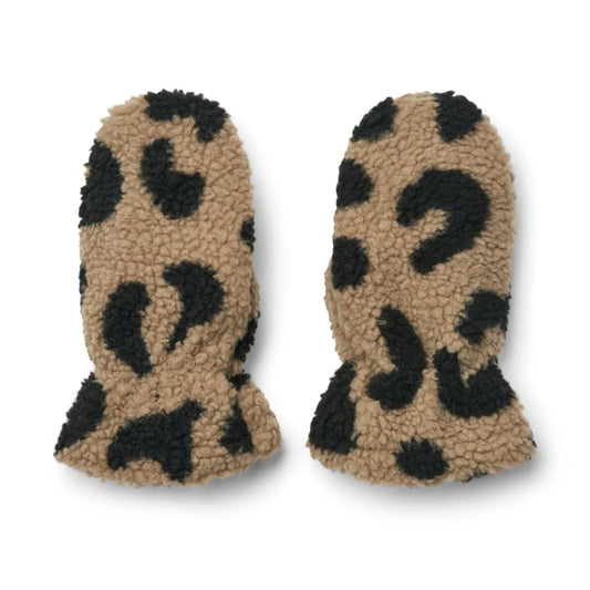 Die Handschuhe Grethe mit Leo Muster von Liewood sind perfekt für Schlittenfahrten, Ski-Trips und kalte Wintertage.