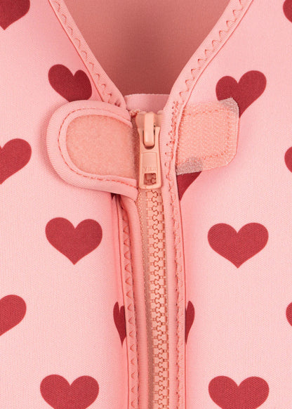 Rosa Schwimmweste "Amour Pink" mit Herz-Motiv von Konges Slojd