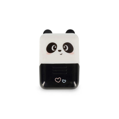 Panda Deko-Rollstempel Deco Roller Stamp von Legami in geschlossenem Zustand mit Panda-Gesicht und Herzstempel-Motiv auf weissem Hintergrund