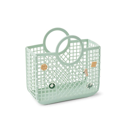 Samantha Korb "Light Peppermint" met bedels/hangers van Liewood