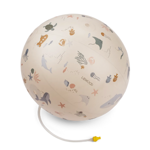 Aufblasbarer Sprinkler-Ball mit Unterwasser-Motiv von Liewood, 60cm