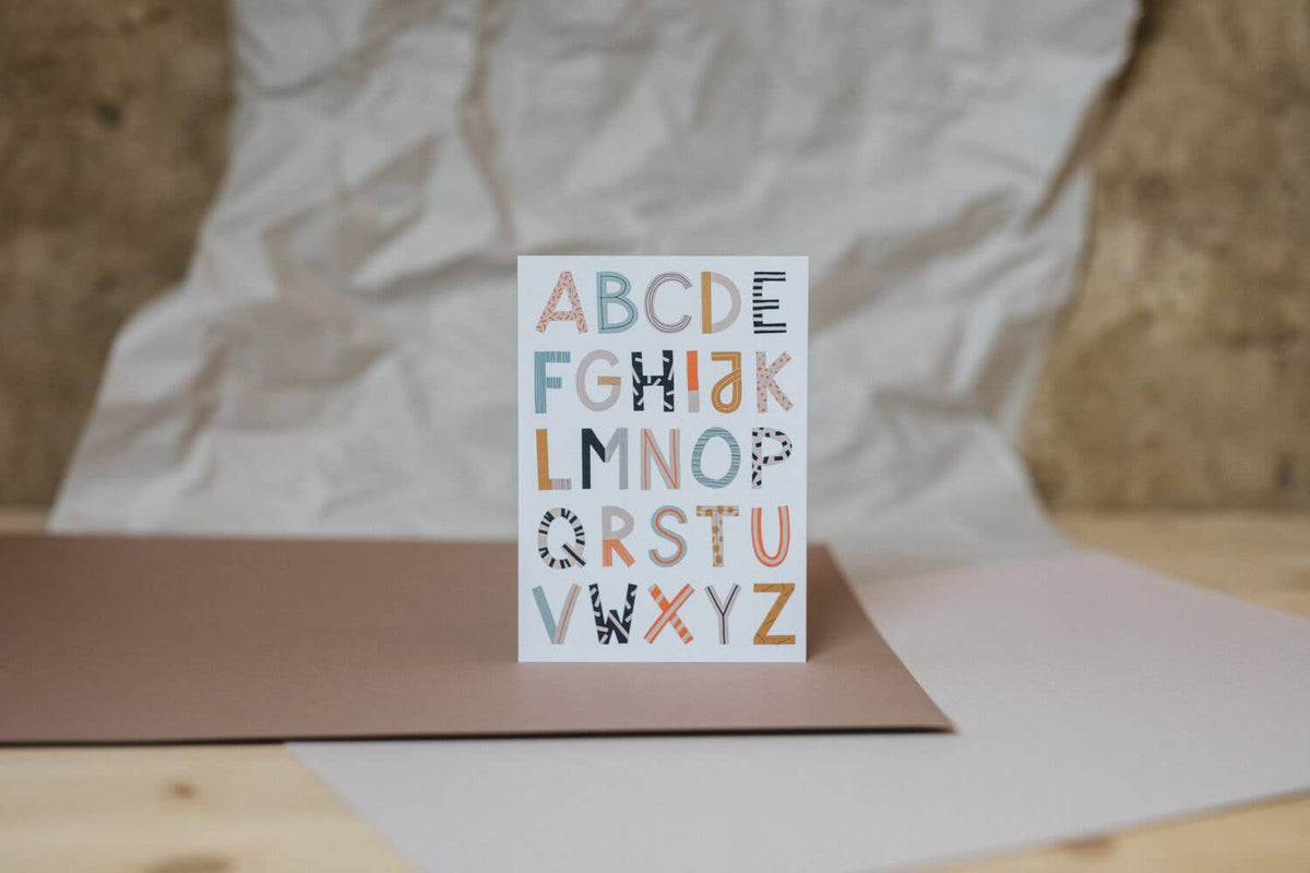 ABC-Karte von Liesel's Wicht mit buntem Alphabet – Geschenkidee zur Einschulung