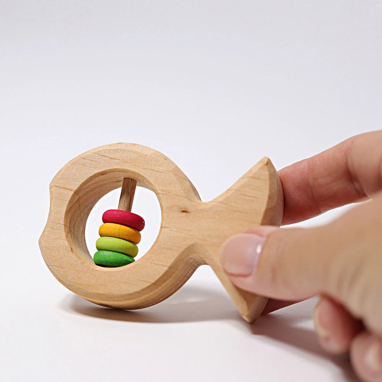 Babyspielzeug "Rasselfisch Joschi" aus Holz von Grimms