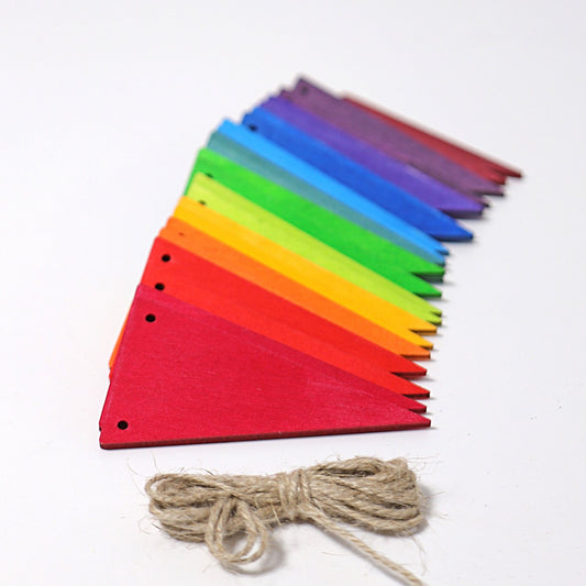 Bunte Wimpelkette Regenbogen aus Holz von Grimms