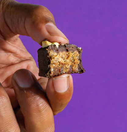 Dunkle Schoko Erdnuss - Riegel von Treatfuls