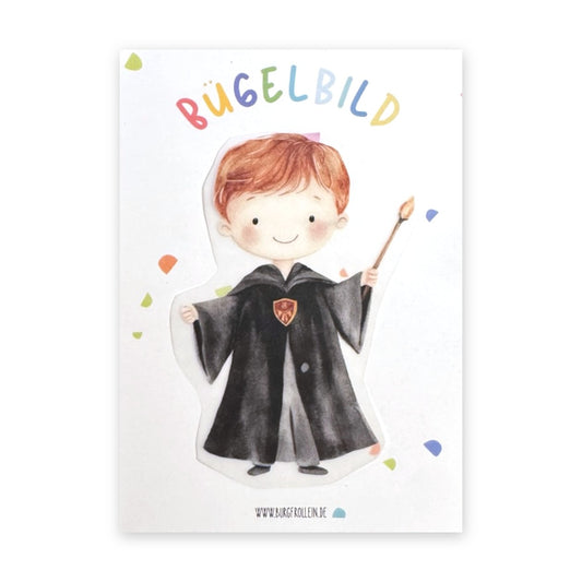 Bügelbild "Zauberer mit roten Haaren" zum Aufbügeln (A6) – Zauber-Aufbügelmotiv für Kinderkleidung, Geschenkidee für kleine Zauber-Fans von Burgfrollein