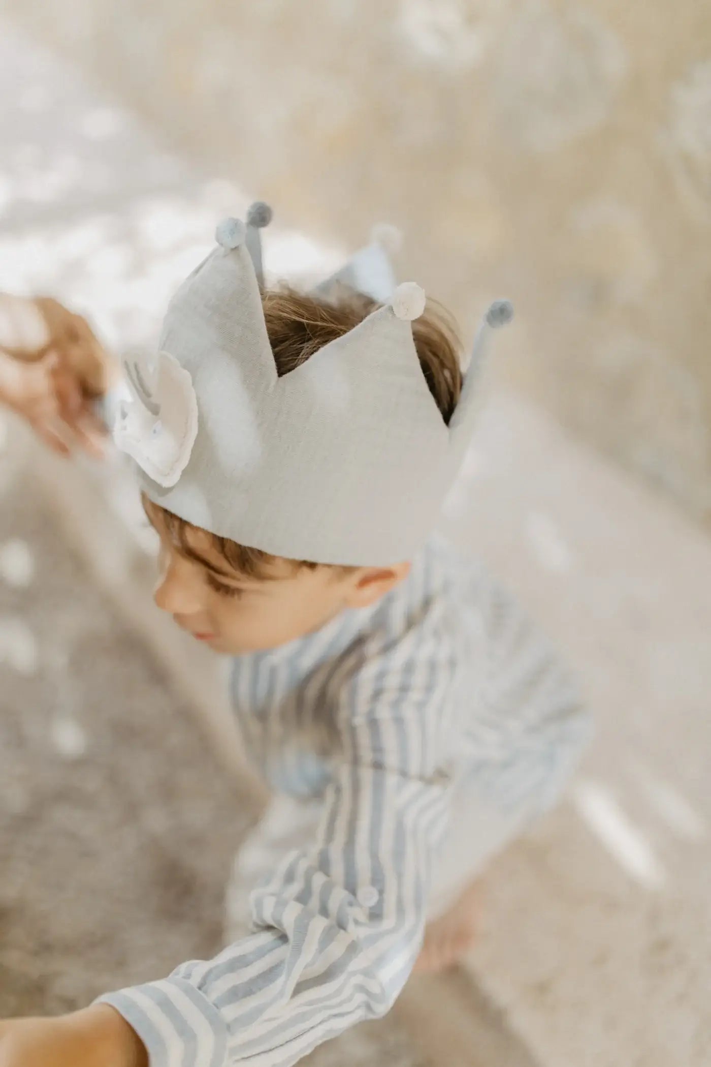 Blaue Geburtstagskrone "Blue" mit Patches von 1-10 von Leevje