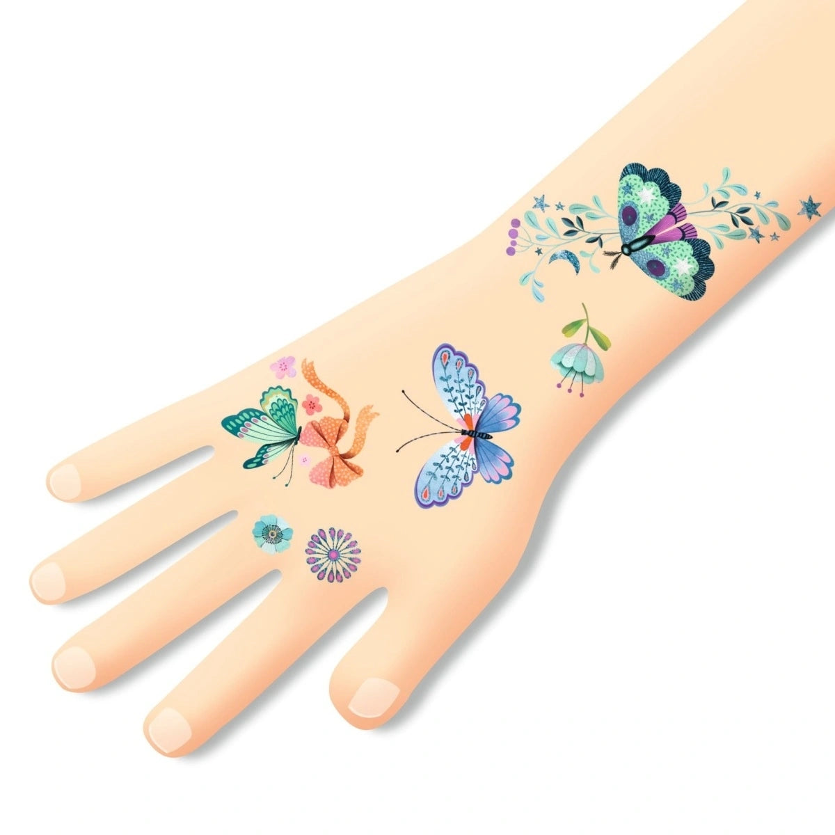 Anwendungsbeispiel der Djeco Tattoos Traumhafter Schmetterling auf einer Kinderhand mit bunten Schmetterlings- und Blumenmotiven bei Burgfrollein