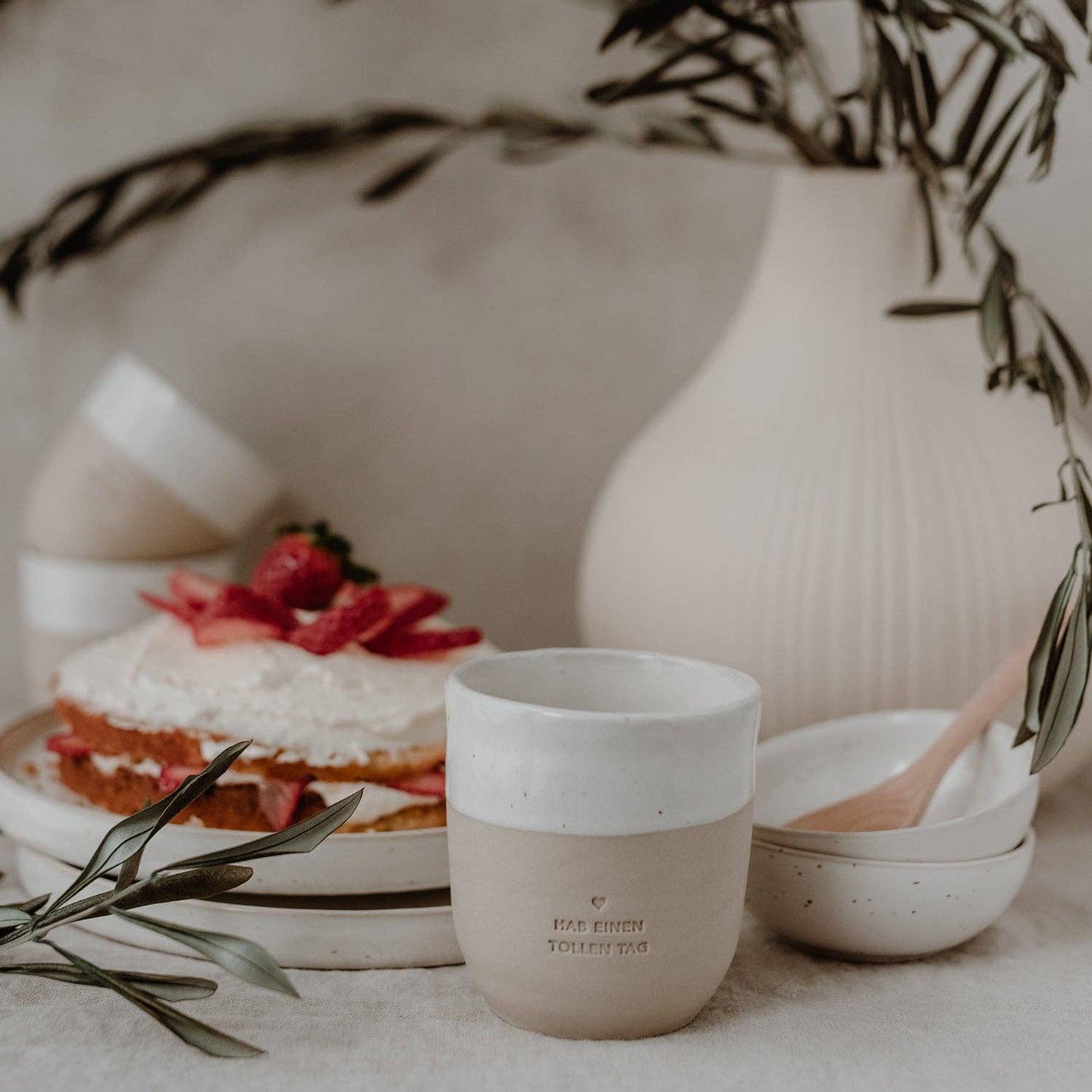 "Toller Tag" Tasse aus Steingut von Eulenschnitt