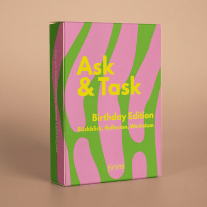 Finimi Ask & Task Birthday Edition Kartenspiel in pink-grüner Verpackung – besonderes Geschenk zum Geburtstag für Reflexion, Journaling und den Start ins neue Lebensjahr