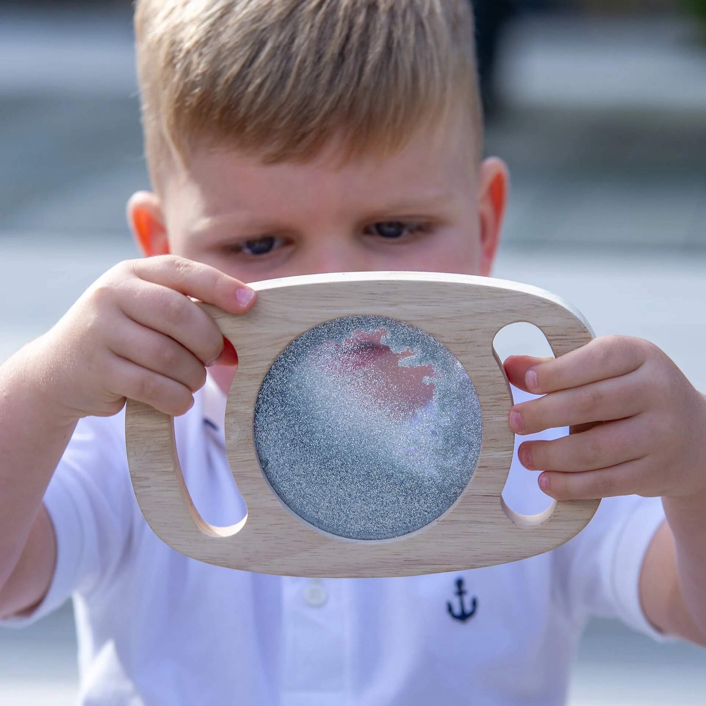 Glitzerpanel Silber mit Griffen – sensorisches Spielzeug für Kinder ab 12 Monaten, fördert Motorik & Kreativität