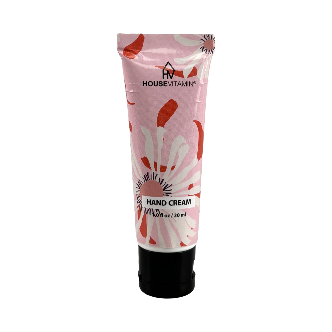 Kleine Tube Handcreme „Pfingstrosenblüte" von House Vitamin, 30 ml, Vorderseite mit floralem Design und Logo, freigestellt vor weißem Hintergrund – pflegende Handcreme als schöne Geschenkidee