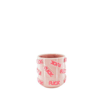 Rosa Keramik-Blumentopf „Fuck“ von House Vitamin mit pinkem Schriftzug-Relief, freigestellt vor weißem Hintergrund – freches Statement-Piece als Wohnungsdeko und Geschenkidee