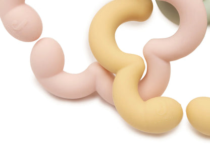 Jollein Spielringe mit Blumen-Motiv Detailansicht – Greifspielzeug aus Silikon für Babys, Geschenk zur Geburt oder Babyparty