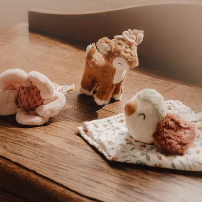 Little Dutch Geschenkset Fairy Garden – mit Reh-Kuscheltier, Blumen-Rassel und Vogel-Schmusetuch in zarten Naturtönen, ideal als Babygeschenk