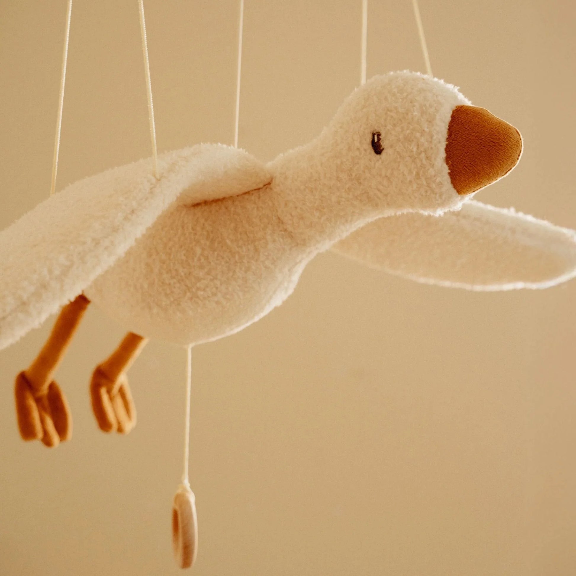 Little Dutch schwebende Gans aus der Little Goose Newborn Collection – plüschige Deko-Gans für Kinderzimmer, Wickelbereich oder über dem Babybett