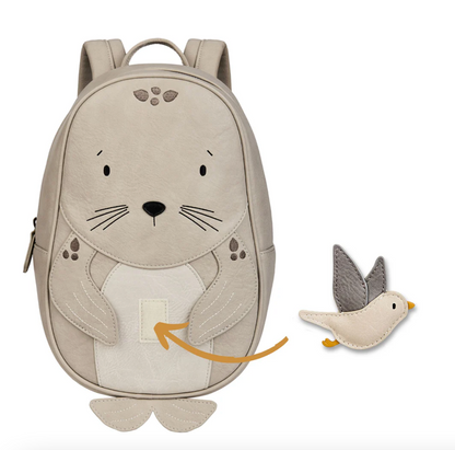 Little Who Rucksack Seerobbe Levi mit abnehmbarem Vogel-Patch – Kinderrucksack für Kita und Ausflug
