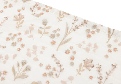 Mulltücher Bloomy von Jollein im 3er Set – Stoffdetail mit zartem Blumenmuster