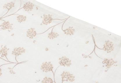 Mulltücher Leafy Dreams von Jollein im 3er Set – Stoffdetail mit zartem Blattmuster