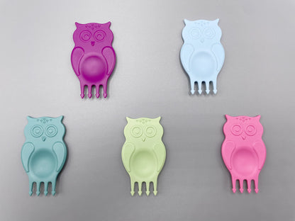 Owl You Need Pieksi 5er Set von Pieksi und Griffel – fünf Eulen-Pieksis in Pastellfarben (Lila, Hellblau, Mint, Hellgrün, Rosa)