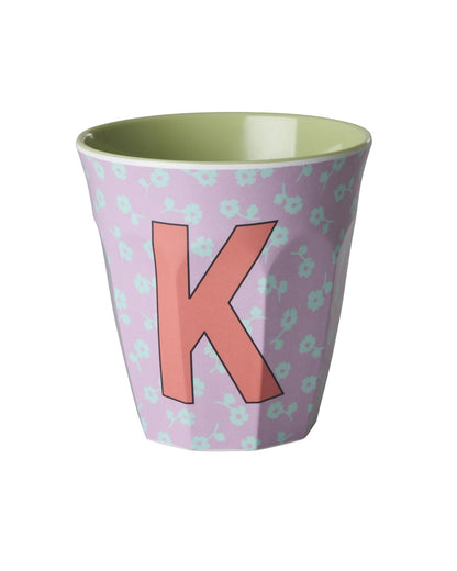 RICE Buchstabenbecher Flowers mit K und Blumenmuster, 250 ml – persönliches Geschenk zur Geburt