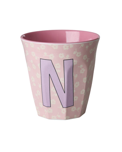 RICE Buchstabenbecher Flowers mit N und Blumenmuster, 250 ml – persönliches Geschenk zur Einschulung