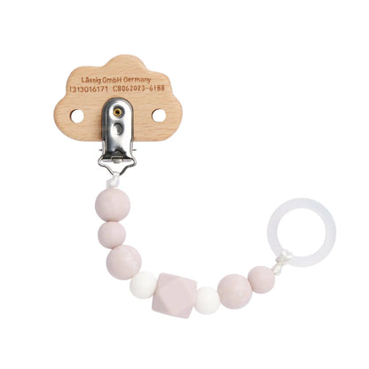 Rückansicht der rosa Schnullerkette „Little Universe“ von Lässig – Wolken-Holzclip mit Metallklammer und Markenprägung