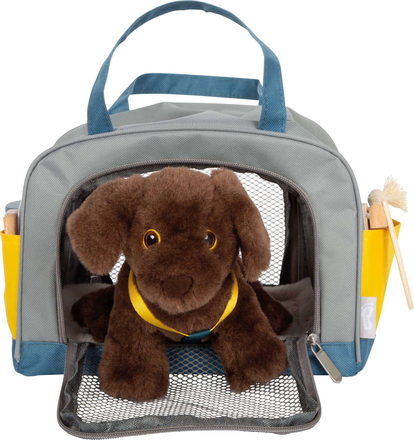 Small Foot Hund mit Tasche und Pflegeset – Transporttasche geöffnet mit dem Plüschhund herausschauend und Holz-Zubehör in den Seitentaschen, fantasievolles Rollenspiel für Kinder