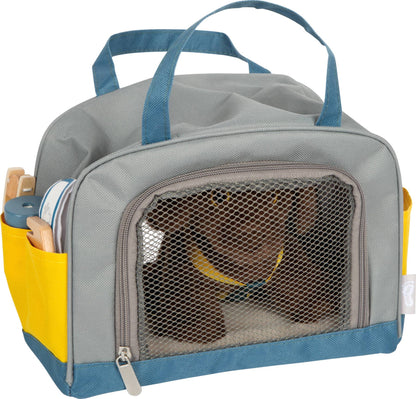 Small Foot Hund mit Tasche und Pflegeset – Transporttasche in Grau, Blau und Gelb mit Sichtfenster, dem Plüschhund darin und Seitenfach für Zubehör, ideal für fantasievolles Rollenspiel