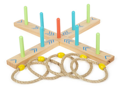 Aufgebautes Ringwurfspiel „Active“ von Small Foot – Holzkreuz mit aufgesteckten Stäben in Grün, Türkis und Orange sowie fünf Wurfringen aus Seil mit gelber Markierung
