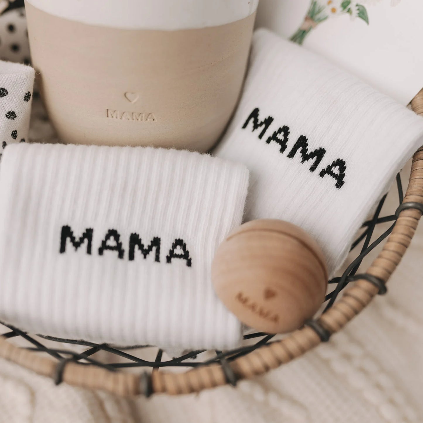 Socken mit "Mama" Aufschrift von Eulenschnitt, verschiedene Größen