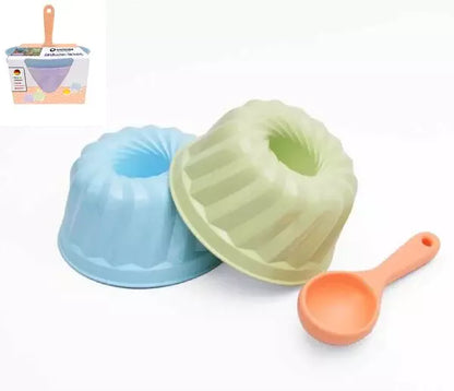Spielstabil Sandkuchen-Bäckerei in Grün und Blau 3-teilig – Sandspielzeug-Set mit Gugelhupf-Sandformen und Schaufel für Kinder, Made in Germany