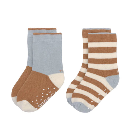 Stoppersocken 2er Set von Lässig in Hellblau und Karamell-Weiß gestreift mit Anti-Rutsch-Sohle nebeneinander