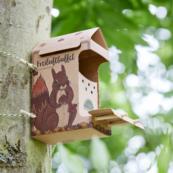 DIY Bausatz: Freiluftbuffet für Eichhörnchen