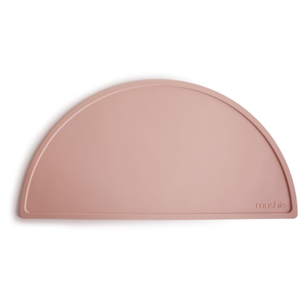 Rosa Silikonmatte in "Blush" von Mushie
