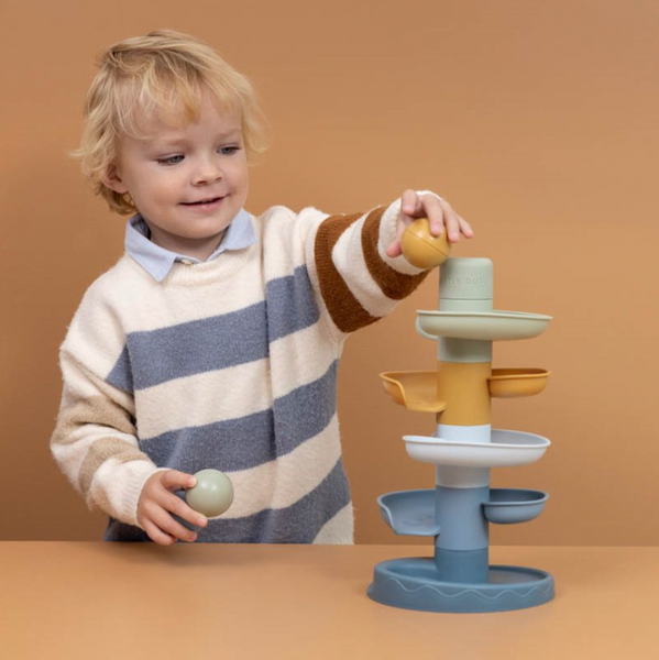 Blauer Spiralturm als Kugelbahn von Little Dutch