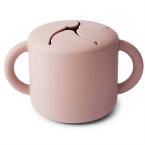 Snackbecher aus Silikon von Mushie,  "Blush"