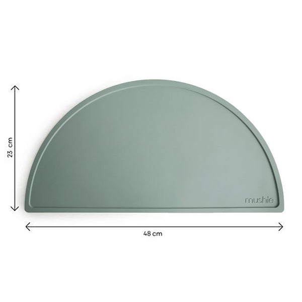 Beige Silikonmatte mit Regenbogen-Motiv von Mushie