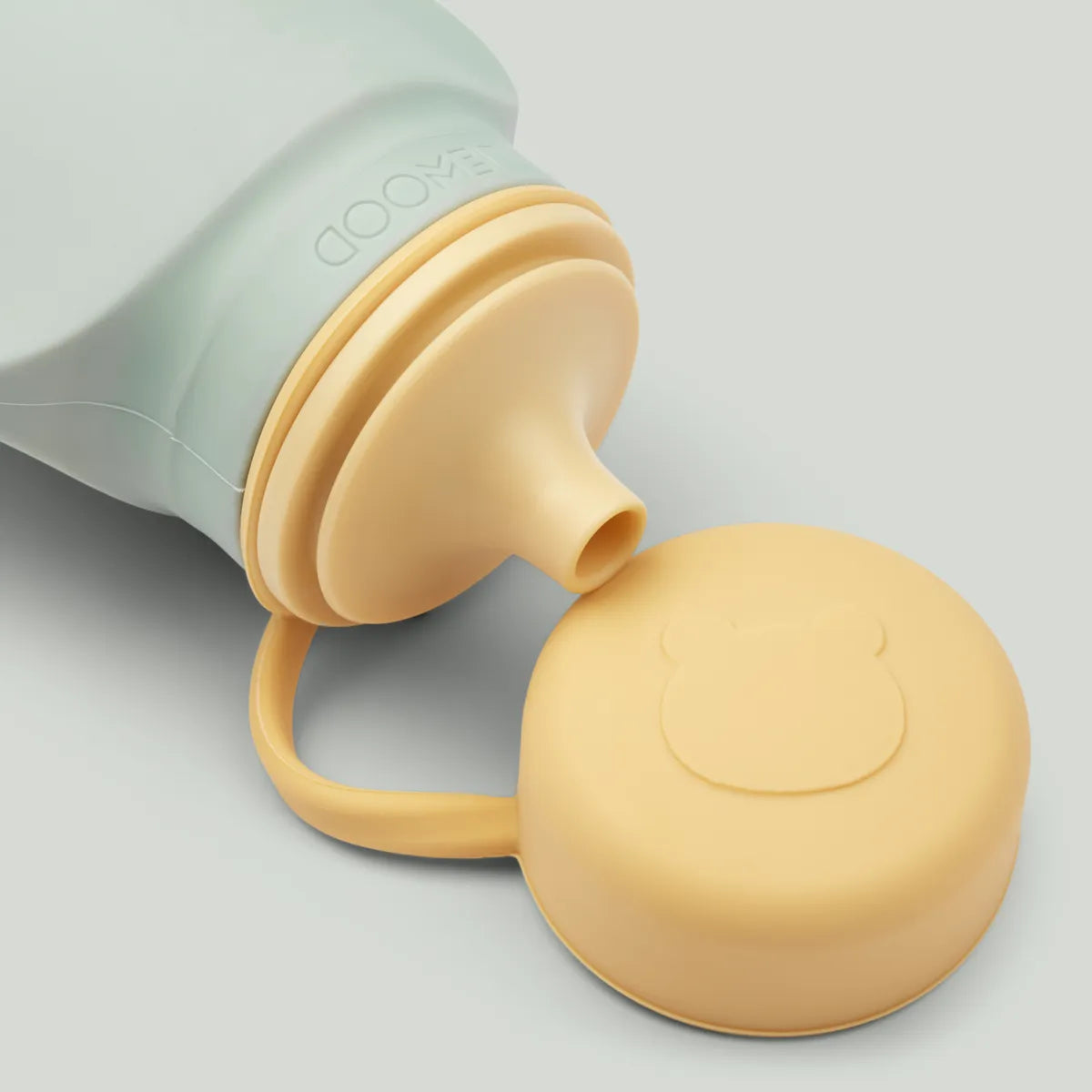 Wiederverwendbare Smoothieflasche aus Silikon von Liewood, grün/gelb